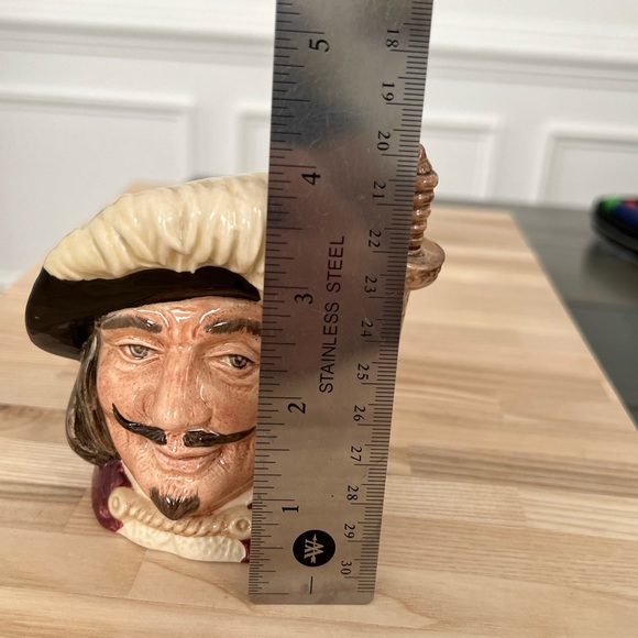 Royal Doulton Porthos Three Musketeers Toby Mug 4 Inch D6453 Rare Vintage - Picture 6 of 7